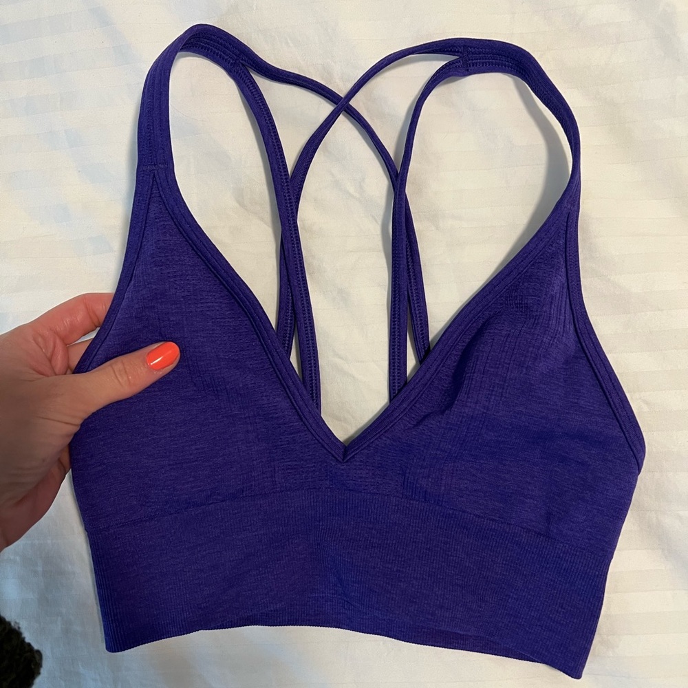 Lululemon sports bra